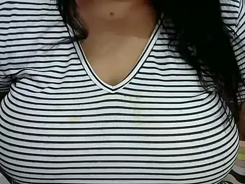 Snapshot of dramebaz_queen chatting on May 15, 2026, 7:32 pm dramebaz queen online show from May 15, 2026, 7:32 pm
