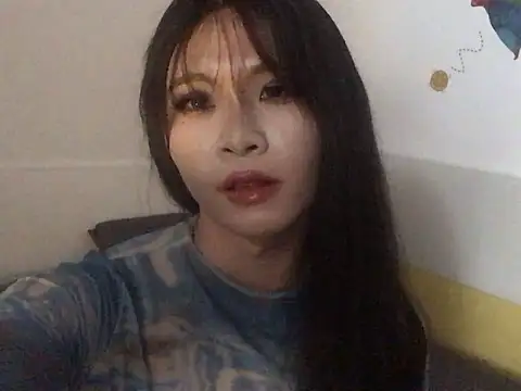 sukilove1992 online show from April 26, 2026, 7:50 am