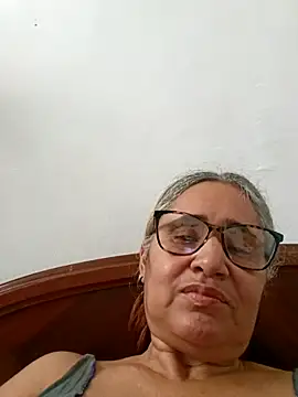 Snapshot of _candi chatting on February 5, 2026, 3:38 pm candi online show from February 5, 2026, 3:38 pm