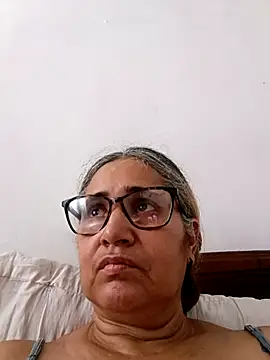 Snapshot of _candi chatting on March 3, 2026, 3:29 pm candi online show from March 3, 2026, 3:29 pm