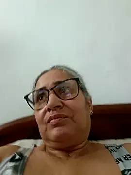 Snapshot of _candi chatting on April 7, 2026, 3:34 pm candi online show from April 7, 2026, 3:34 pm