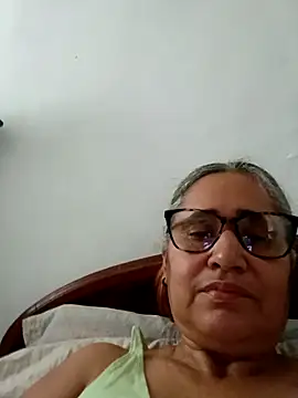 Snapshot of _candi chatting on April 9, 2026, 1:38 pm candi online show from April 9, 2026, 1:38 pm