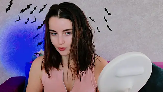 Miss Arwen online show from October 27, 2025, 3:32 am