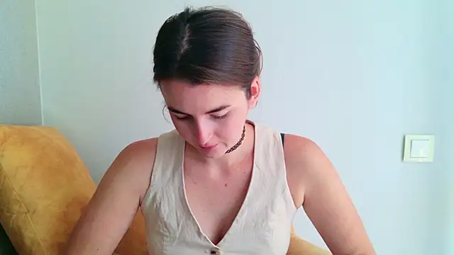 Miss Arwen online show from July 27, 2026, 9:05 am