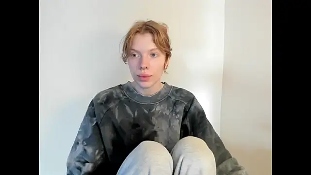 StellaDavis online show from November 18, 2025, 8:08 am