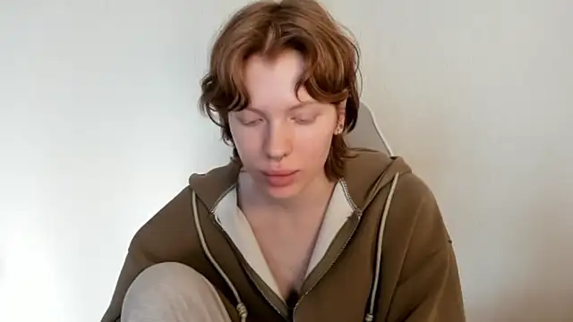 StellaDavis online show from February 2, 2026, 9:41 am