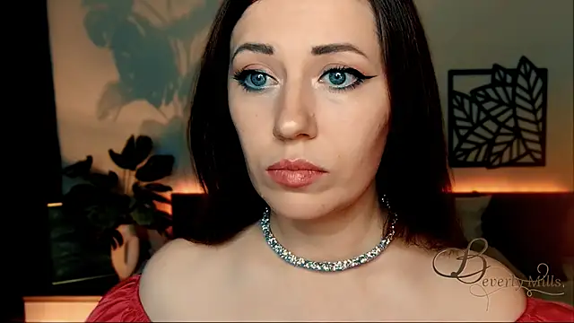 MissBeverlyMills online show from December 12, 2024, 12:55 pm