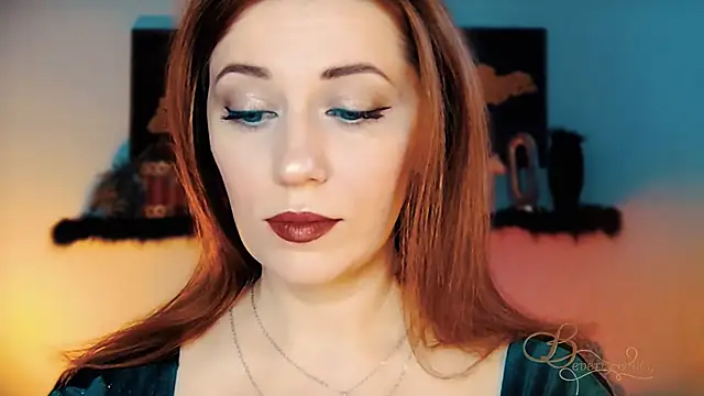 MissBeverlyMills online show from December 5, 2025, 6:11 am