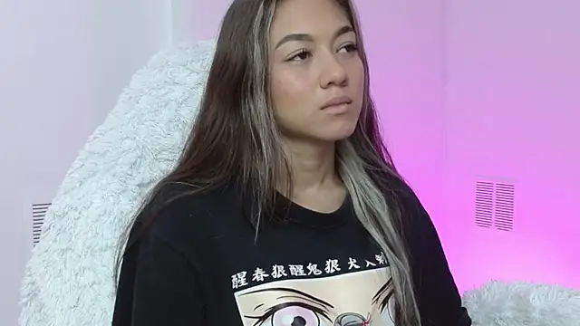 hantonella  online show from December 5, 2025, 3:20 pm