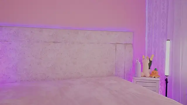 VeronicaMartiin online show from March 5, 2026, 7:10 pm