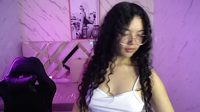 Snapshot of victoria_castillo_b chatting on March 20, 2025, 3:02 am victoria castillo b online show from March 20, 2025, 3:02 am
