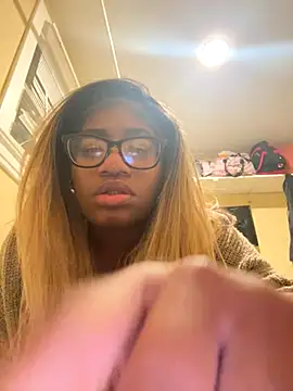 xDestineeXX online show from November 5, 2025, 9:31 am