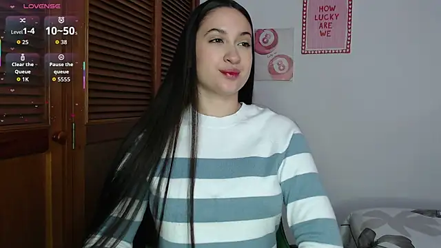 sofiaduque 26 online show from April 18, 2026, 1:37 pm