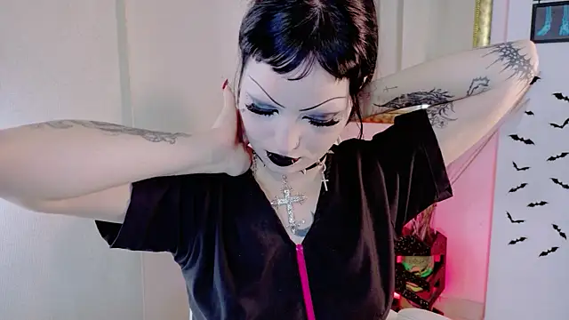 Madison Jackson online show from April 23, 2026, 8:00 pm