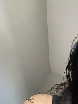 Snapshot of Julinhasz chatting on April 23, 2026, 6:32 pm Julinhasz online show from April 23, 2026, 6:32 pm