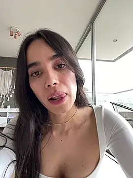 Irish Collins online show from February 18, 2025, 6:47 pm