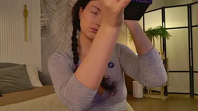 Miley Smile online show from March 4, 2026, 6:41 am