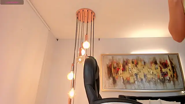 RoxanneHill  online show from April 14, 2026, 8:37 pm