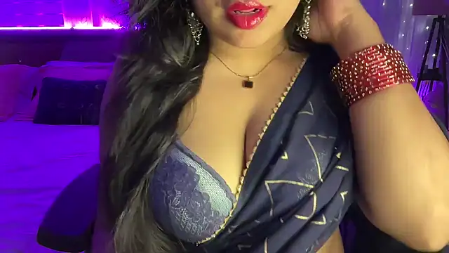 Snapshot of Spice-Summi chatting on May 14, 2026, 7:26 am Spice-Summi online show from May 14, 2026, 7:26 am