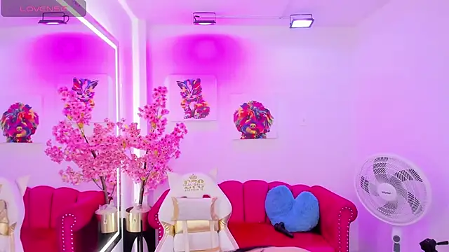 Snapshot of Miss_dolly_ chatting on February 12, 2025, 12:33 pm Miss dolly  online show from February 12, 2025, 12:33 pm