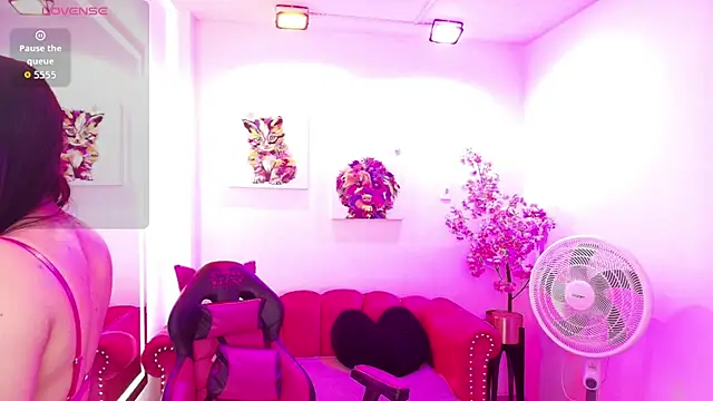 Miss dolly  online show from March 14, 2026, 12:21 pm