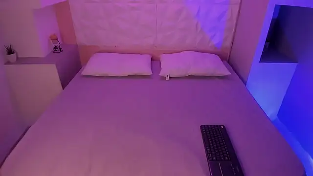 Snapshot of RenataEvans chatting on October 22, 2025, 4:07 pm RenataEvans online show from October 22, 2025, 4:07 pm