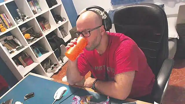 ravingr4d4 online show from October 13, 2025, 10:10 pm