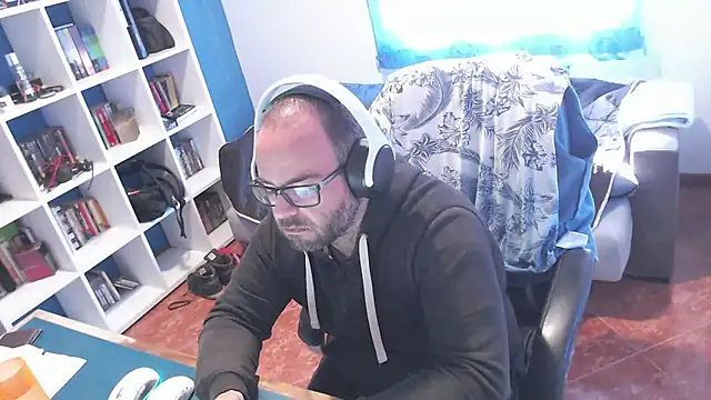 ravingr4d4 online show from November 20, 2025, 11:21 am