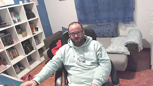 ravingr4d4 online show from December 4, 2025, 12:42 am