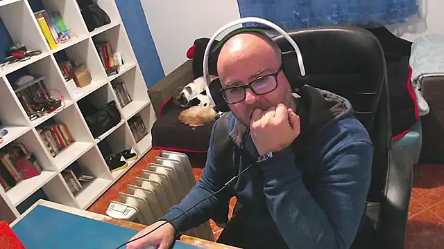 ravingr4d4 online show from December 22, 2025, 11:02 pm