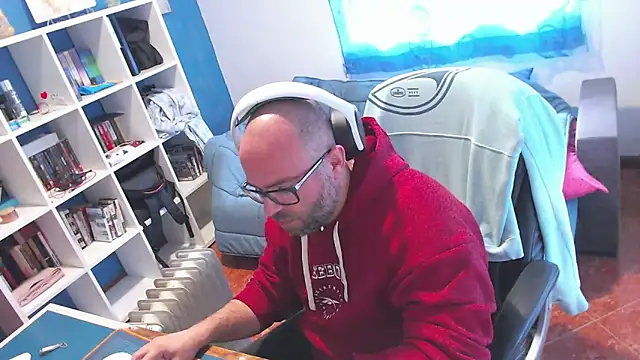 ravingr4d4 online show from April 16, 2026, 10:16 am