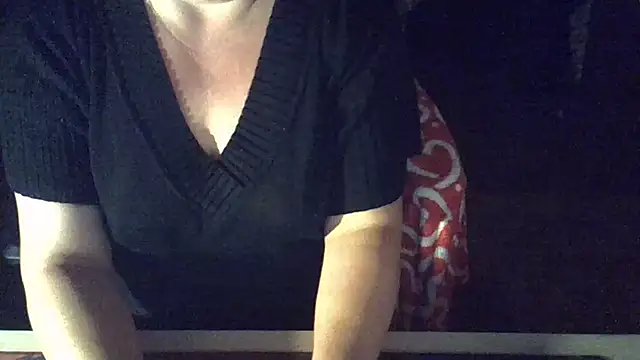 Silvia2277 online show from November 4, 2025, 8:19 pm