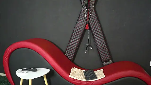 CelineConner online show from April 8, 2026, 4:23 am