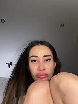 Yunasi online show from March 3, 2025, 2:04 pm