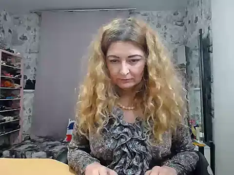 Helen1974 online show from March 3, 2025, 7:39 pm