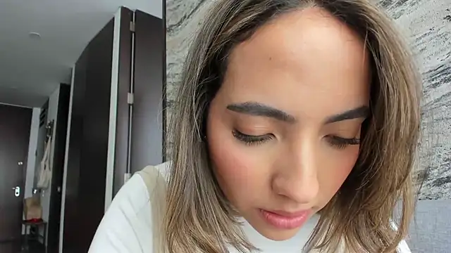 Sophi  a online show from February 21, 2025, 8:16 pm