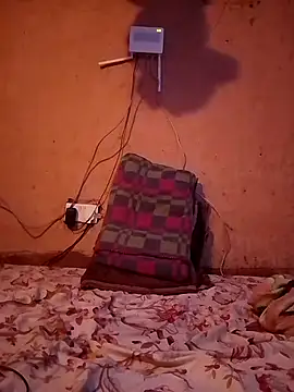 cute naimah online show from November 18, 2025, 5:23 am