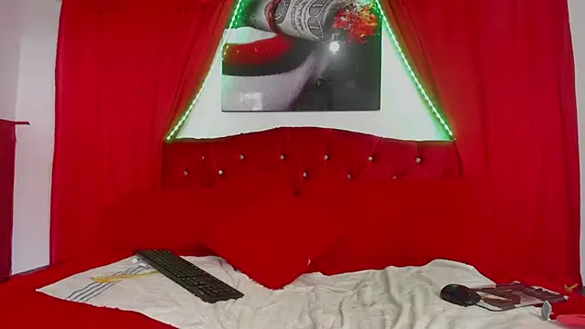 sexylaurita online show from February 3, 2025, 3:06 pm