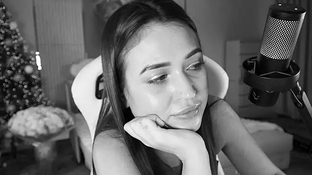 Snapshot of Adel_chocolate_ chatting on January 7, 2026, 7:44 am Adel chocolate online show from January 7, 2026, 7:44 am