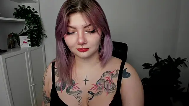 GabbiePerfect online show from April 12, 2026, 2:00 pm