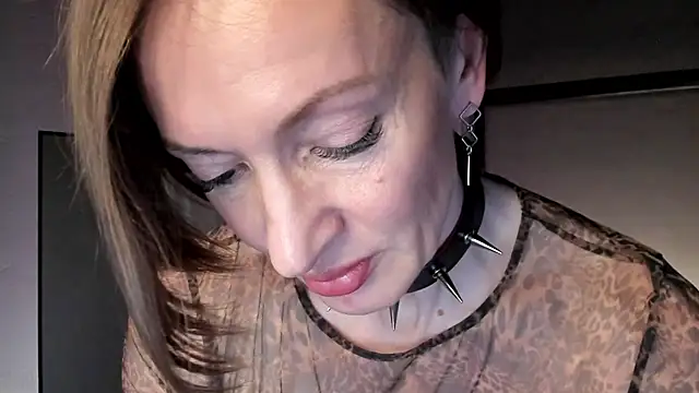 Snapshot of Dorothy_Meyer chatting on January 30, 2025, 8:31 pm Dorothy Meyer online show from January 30, 2025, 8:31 pm