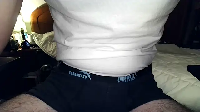 Hornyboyspanish2 online show from July 22, 2026, 6:22 pm