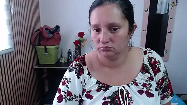 CristialJones  online show from September 22, 2025, 1:46 pm