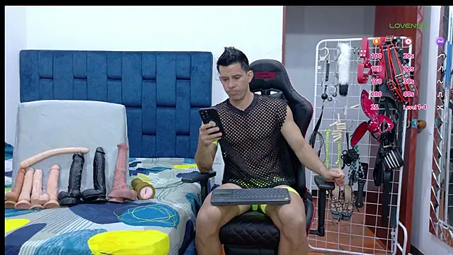 JoseRumbero26 online show from February 13, 2026, 2:18 am