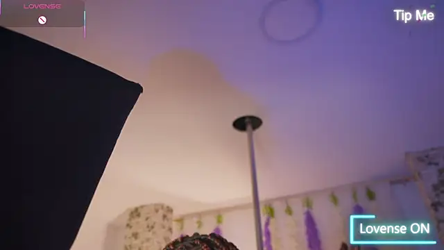 EmmaSanzz  online show from November 14, 2025, 11:31 am