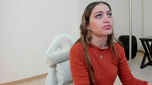 Carolina hernandez22 online show from November 10, 2025, 12:15 pm