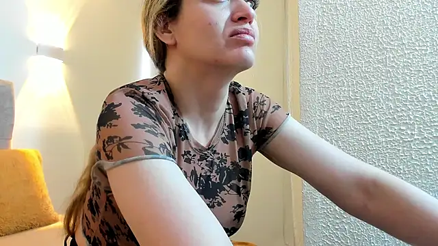 Carolina hernandez22 online show from March 2, 2026, 12:23 pm