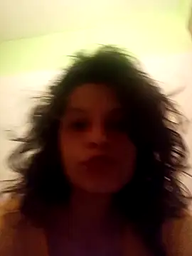 Julieta Paz online show from April 25, 2026, 7:33 am