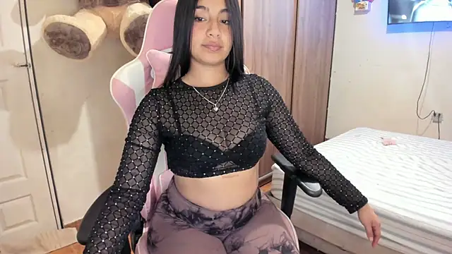 julieth hot69 online show from March 31, 2026, 4:57 am