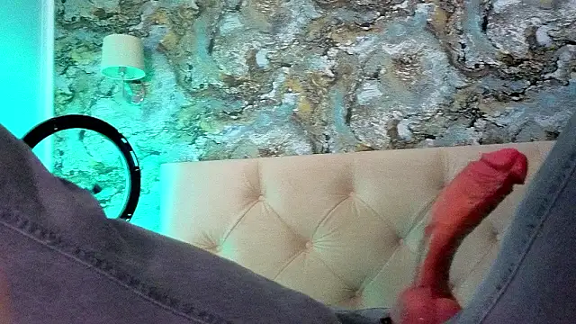 Snapshot of KateBleare chatting on February 1, 2026, 12:48 pm KateBleare online show from February 1, 2026, 12:48 pm